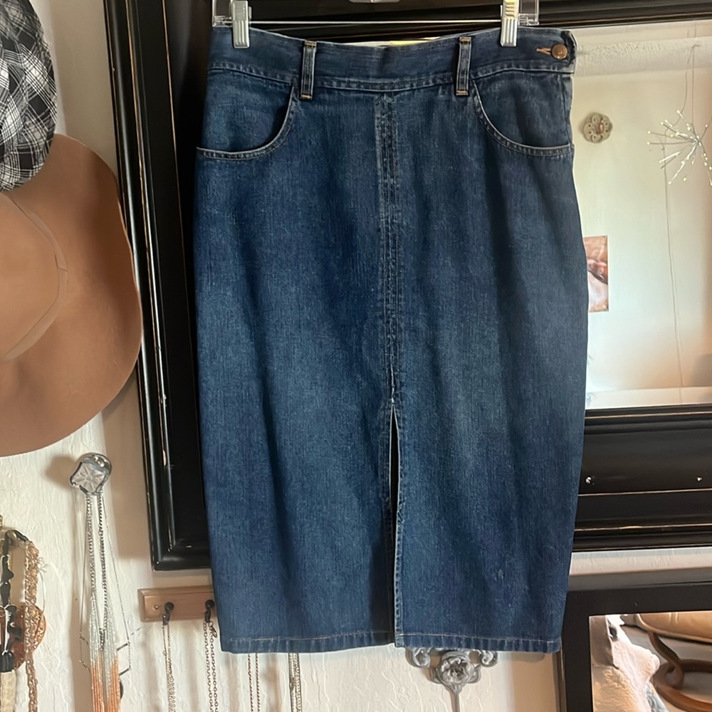 Classic Dark Wash Denim Pencil Skirt - Women's